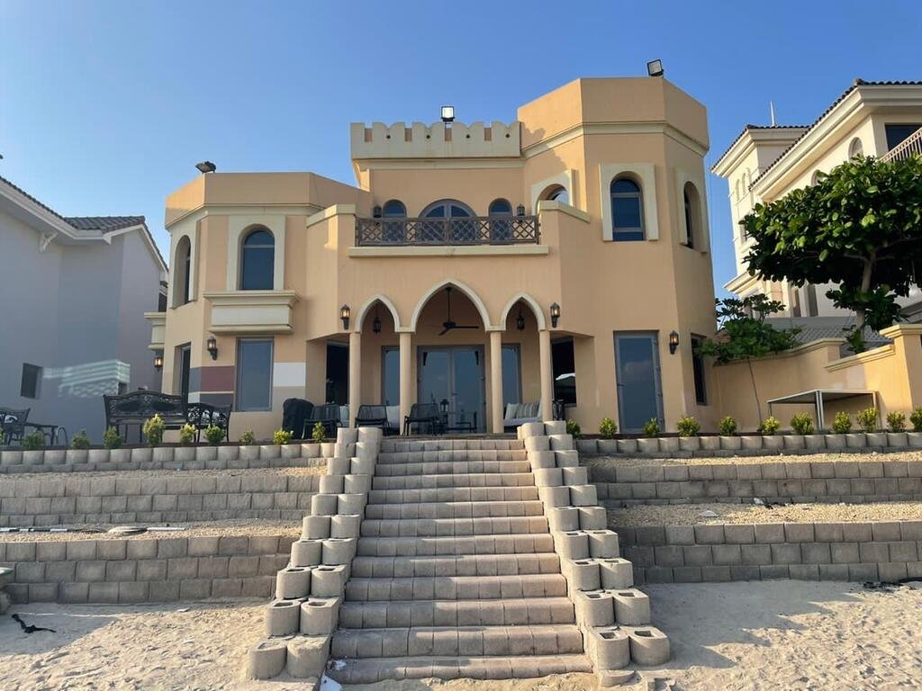 Gorgeous 4 Bedroom Villa With Private Pool In Palm Jumeira Dubai - thumb 9