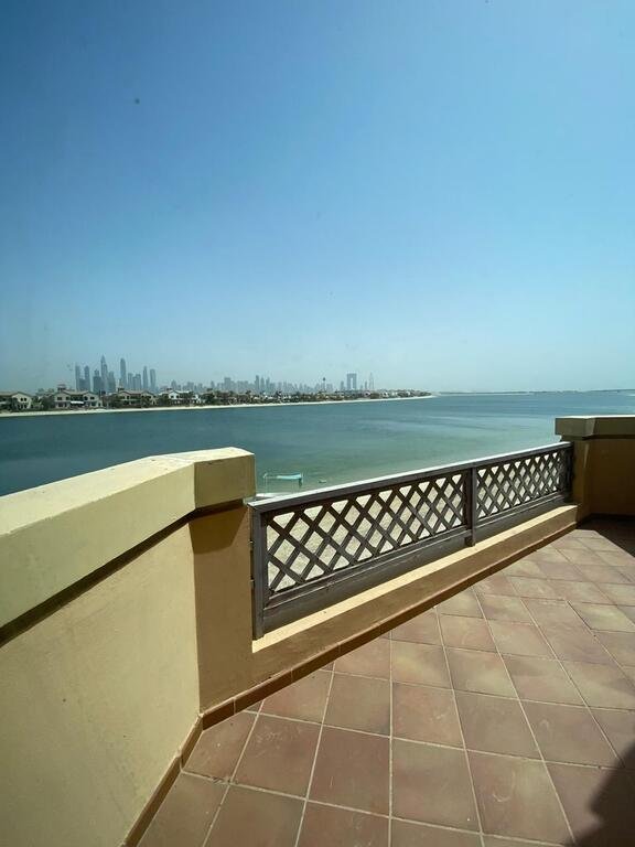 Gorgeous 4 Bedroom Villa With Private Pool In Palm Jumeira Dubai - thumb 7