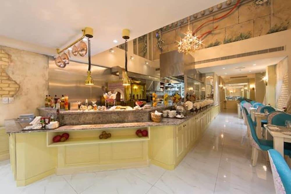 Al Khaleej Palace Deira Hotel - Accommodation Abudhabi 0