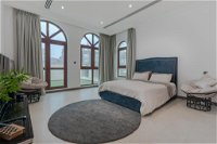 BB private boutique room in a lavish villa by Rich Stay Holiday Homes - Accommodation Abudhabi