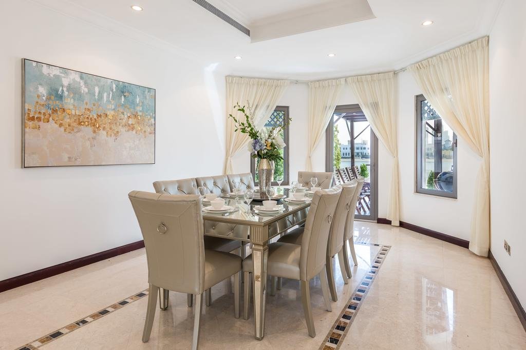 Beautiful 5BR Villa With Private Pool On Palm Jumeirah - Accommodation Dubai 1
