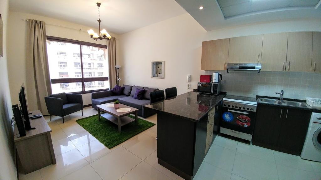 Beautiful, Modern Apartment With Balcony - Accommodation Dubai 0