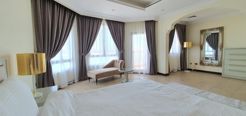 Best Palm Jumeirah Beachfront Villa 5 Bedroom With Private Pool By Stay Here Holiday Homes - thumb 4