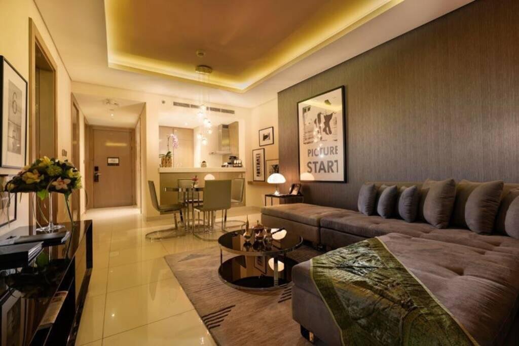 Brand New 1 B/R Apt In Paramount Towers By Damac - Accommodation Dubai 3