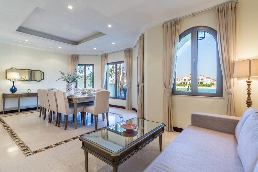 Chic 5BR Villa With Private Pool On Palm Jumeirah - Accommodation Abudhabi 6