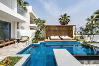 Five Palm Beach Villa with Private Pool - Accommodation Abudhabi