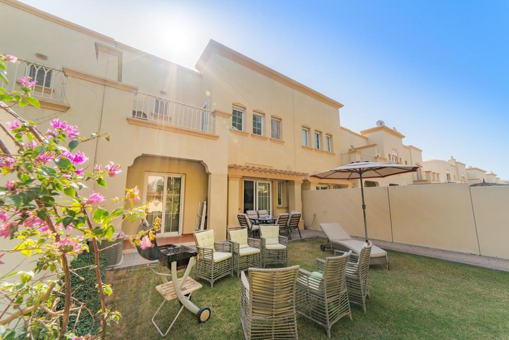 Four Bedroom Villa For 12 Pax - The Springs - Accommodation Abudhabi