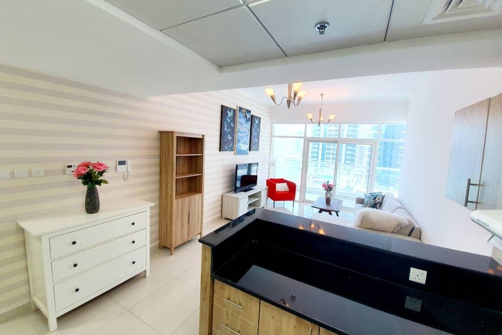 A Stylish 1 Bedroom Apartment With Full Marina Views - Accommodation Abudhabi 7