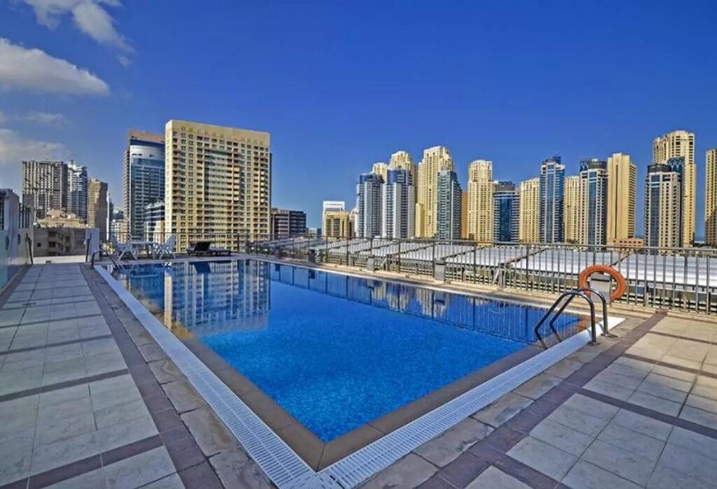 One Bedroom Apartment In Azure Building, Dubai Marina By Deluxe Holiday Homes - thumb 2