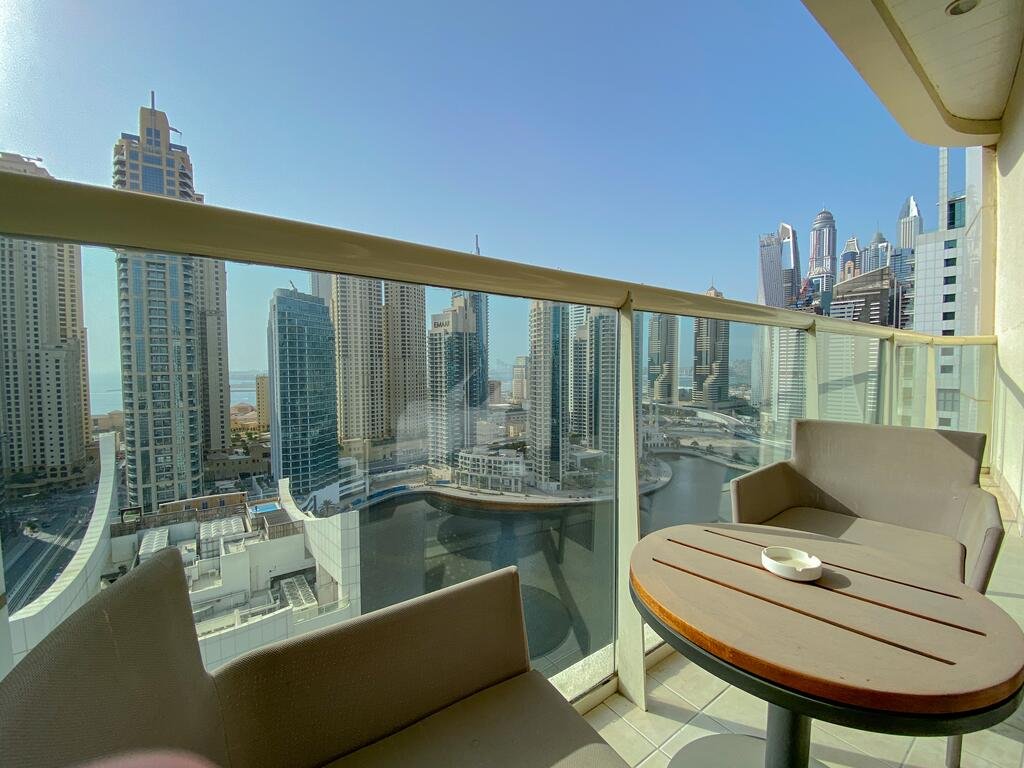 Perfectly 2BR In Marina View Tower A - Find Your Dubai