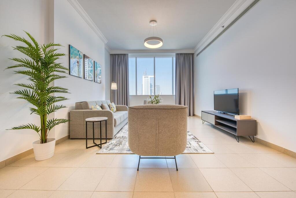 Premium 2BR Apt In The Heart Of The City With Burj Views - thumb 3