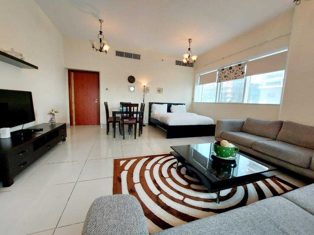 Private Rooms In 3 Bedroom Apartment SKYNEST Homes Marina Pinnacle - thumb 3