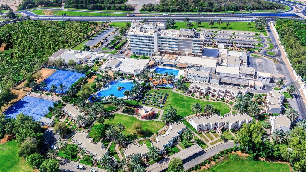 Radisson Blu Hotel & Resort, Al Ain - thumb 2