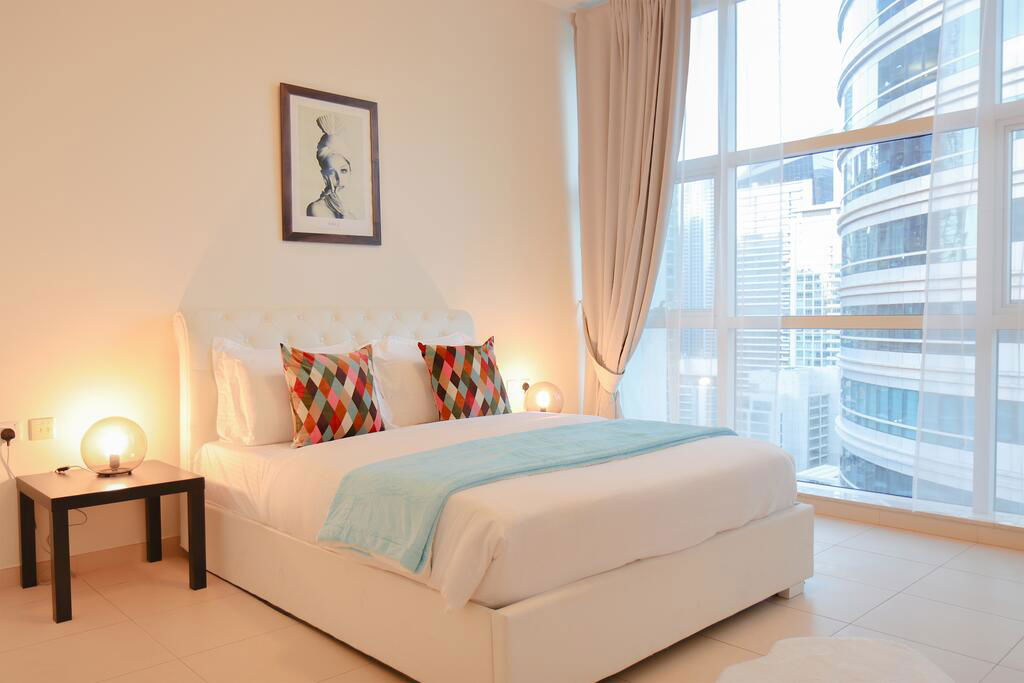 Signature Holiday Homes - Furnished 3BHK Duplex In Yacht Bay, Dubai Marina - thumb 1