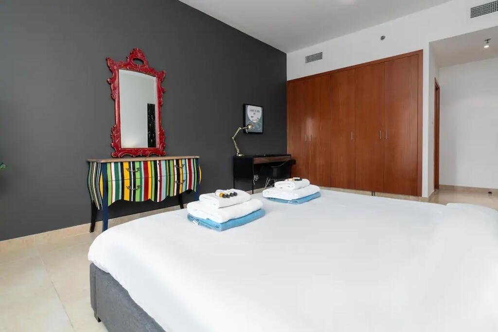 Upgraded And Lavishly Decorated 1 Bedroom Dubai Marina - thumb 5