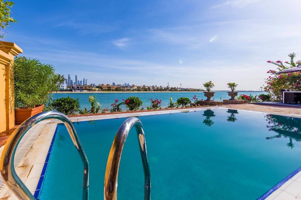 Upscale 6BR Villa With Private Pool On Palm Jumeirah - thumb 5