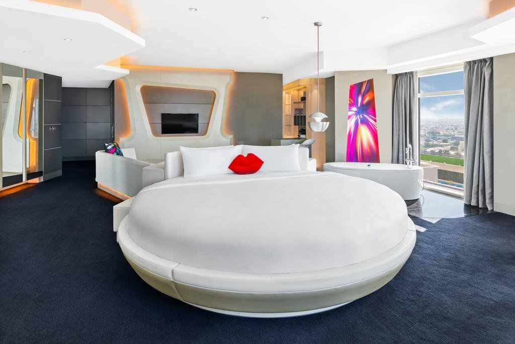 V Hotel Dubai, Curio Collection By Hilton - thumb 1