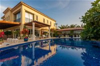 Villa Lazuli - A one-of-a-kind stay with jacuzzi and pool - limited to 8 Accommodation Dubai