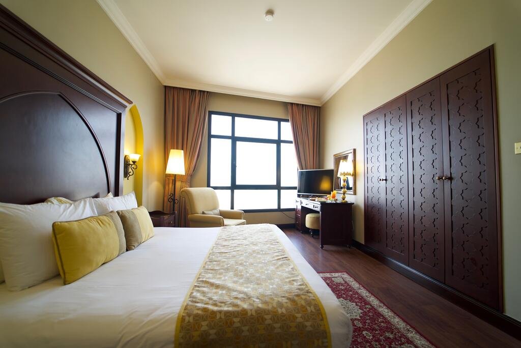Mercure Grand Hotel Seef / All Suites - Accommodation Bahrain