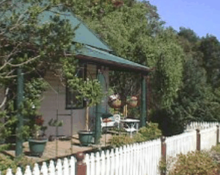 Trines Cottage - St Kilda Accommodation