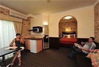Highlander Motor Inn And Apartments - Dalby Accommodation