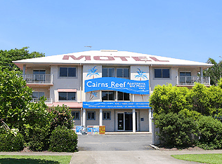 Cairns Reef Apartments And Motel - Accommodation Airlie Beach