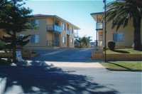 AA Madalena Court Holiday Apartments - Wagga Wagga Accommodation