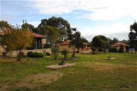 Lakes Entrance Country Cottages - St Kilda Accommodation