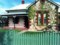 Naracoorte Cottages - Smith Street Villa - Accommodation Cooktown