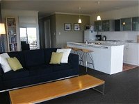 Coorong Waterfront Retreat - Geraldton Accommodation