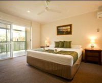 Tropical Nites - Accommodation Airlie Beach