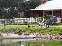 Stonewell Cottages and Vineyards - Tourism Brisbane