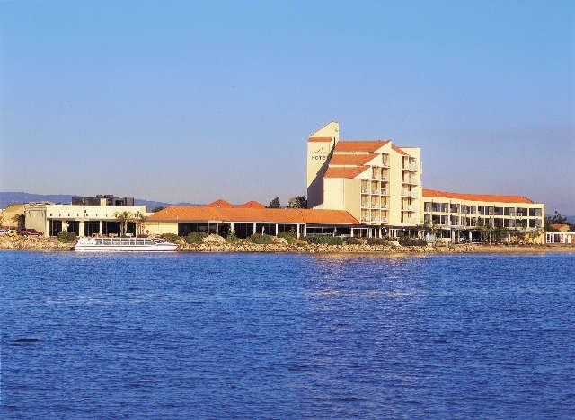 West Lakes SA Accommodation Resorts