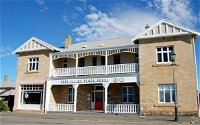 Port Elliot Beach House YHA - Geraldton Accommodation