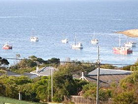 Chain Of Lagoons TAS Accommodation Cairns