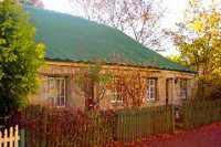 Colonial Cottages of Ross - Captain Samuels Cottage - Whitsundays Tourism