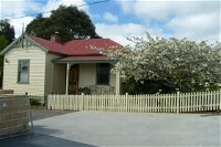 McIntosh Cottages - Accommodation Cooktown