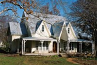 Elm Wood Classic Bed and Breakfast - Mackay Tourism