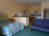 Penguin Holiday Apartments - Redcliffe Tourism