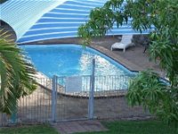Ashs Holiday Units and Cafe - Tourism Cairns