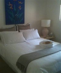 Absolute Beachfront Manly Bed and Breakfast - eAccommodation