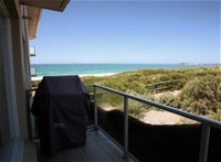 Beachfront Narrabeen - Dalby Accommodation