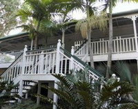 Moore Park Beach - Serenity Beach House - Redcliffe Tourism