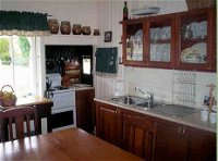 Dillons Cottage - Dalby Accommodation