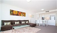 Kirra Surf Apartments - Accommodation Tasmania