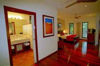 BroomeTown Boutique Accommodation - Whitsundays Tourism