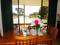 Stokes Bay Seaview Cottage - Redcliffe Tourism