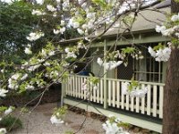 Harrow Cottages - Dalby Accommodation