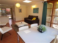 Bright Highland Valley Cottages - Lennox Head Accommodation