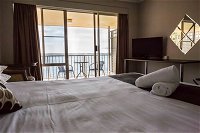 Beachcomber Hotel - Accommodation Airlie Beach